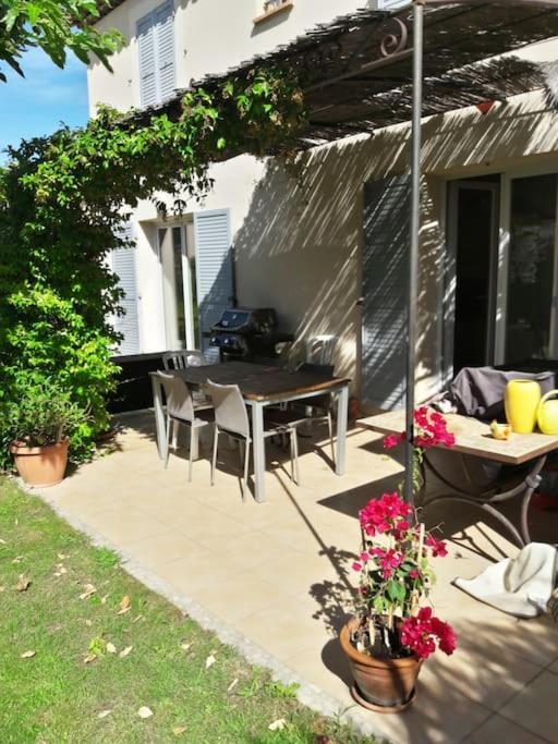 Bastide Au Pieds Des Alpilles St Remy De Provence Piscine Partagee Dans Residence Saint-Rémy-de-Provence Exterior photo